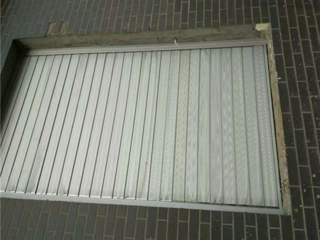 手動(dong)鋁合金(jīn)百葉窗(chuang)