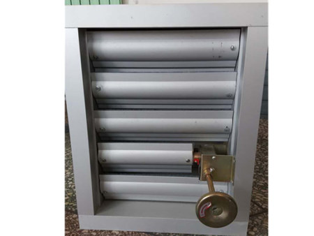 手動鋁(lǚ)合金百(bǎi)葉窗